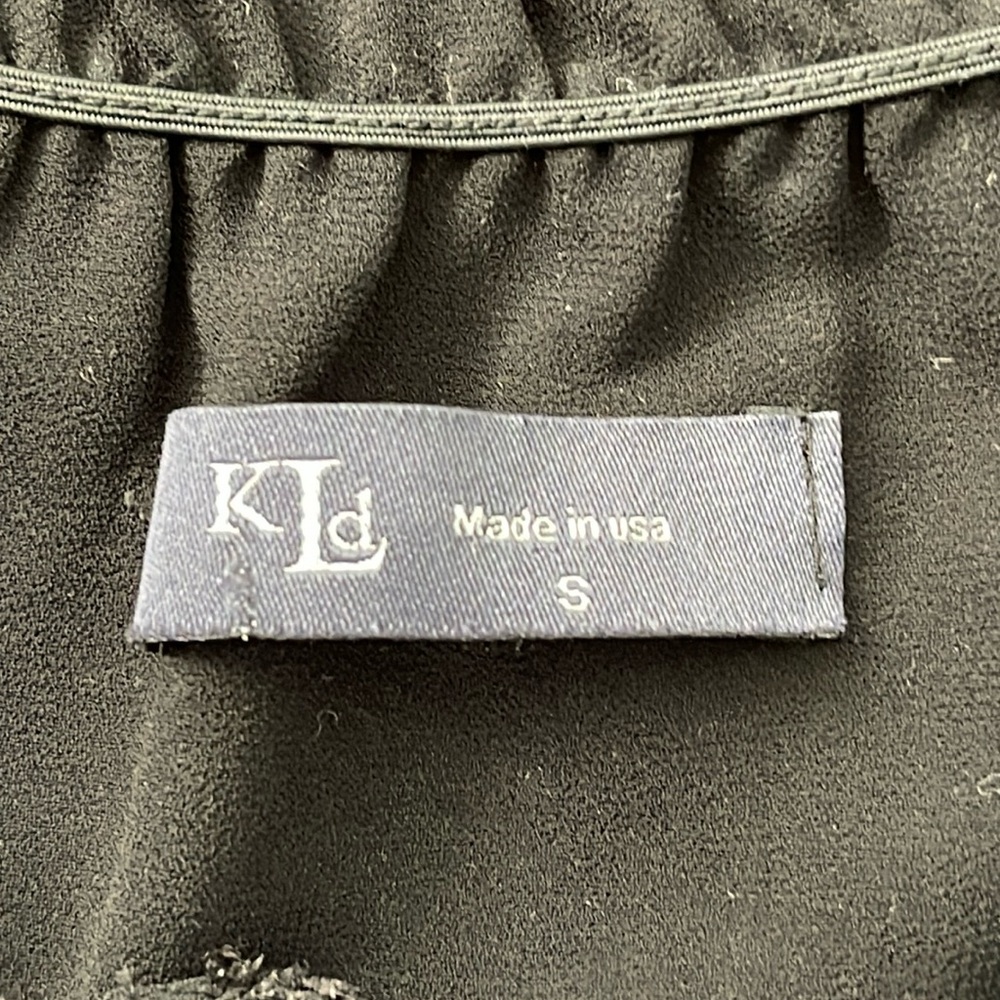 KLD Signature Chiffon Ruffle Edge Tank - Picture 4 of 4